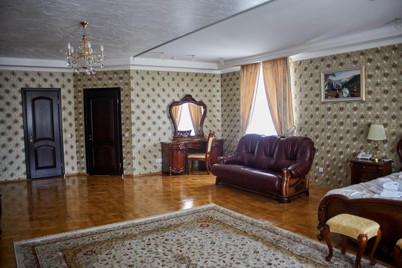 Garden Hall 3* Ternopil